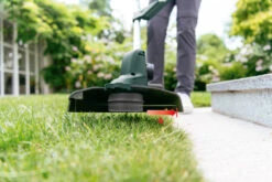 Bosch Tuingereedschap UniversalGrassCut 18V-260 Accu Trimmer | IntelliFeed 26 Cm | 18V 2,0 Ah Li-Ion [0.600.8C1.D03] -Makita || Beta || Metabo Verkoopwinkel Bosch Tuin UniversalGrassCut 18 260 0.600.8C1.D00 ext 5 1