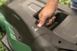 Bosch Tuingereedschap UniversalRotak 650 Grasmaaier | LeafCollect | ErgoFlex | 1700 Watt | 40 Cm [0.600.8B9.205] -Makita || Beta || Metabo Verkoopwinkel Bosch Tuin UniversalRotak 450 0.600.8B9.000 ext 5 1