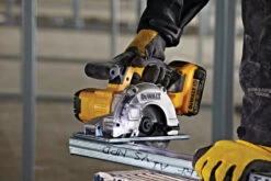 DeWALT DCS373NT Accu Metaalcirkelzaag | 18 Volt XR Li-Ion | Basic | + Tstak [DCS373 Basic + Tstak] -Makita || Beta || Metabo Verkoopwinkel DeWALT DCS373NT DCS373 Basic Tstak ext 2