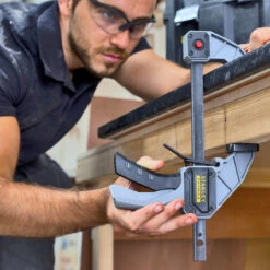 Stanley FatMax Eenhandklem XL Eenhandklem | Klemcapaciteit 90 X 900 Mm | Lengte 1150 Mm [FMHT0-83241] -Makita || Beta || Metabo Verkoopwinkel Stanley handgereedschap FatMax eenhandklem XL FMHT0 83238 ext 4 2