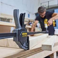 Stanley FatMax Eenhandklem XL Eenhandklem | Klemcapaciteit 90 X 600 Mm | Lengte 850 Mm [FMHT0-83240] -Makita || Beta || Metabo Verkoopwinkel Stanley handgereedschap FatMax eenhandklem XL FMHT0 83238 ext 8 4